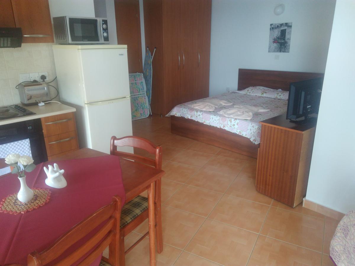 Yialos Apartments Pissoúri Eksteriør bilde